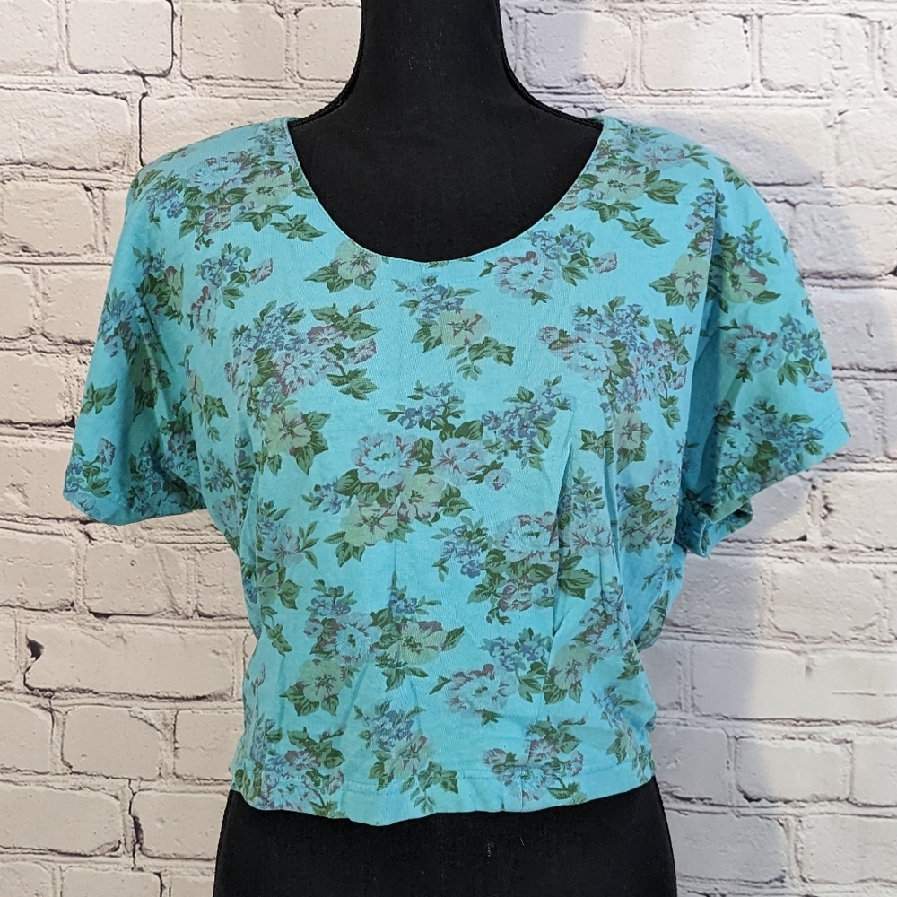 Vintage blue floral cropped top